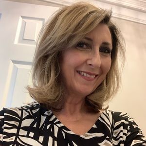 Meet your Posher, Carmela